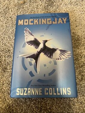 Mockingjay by Suzanne Collins - Blue Hardcover